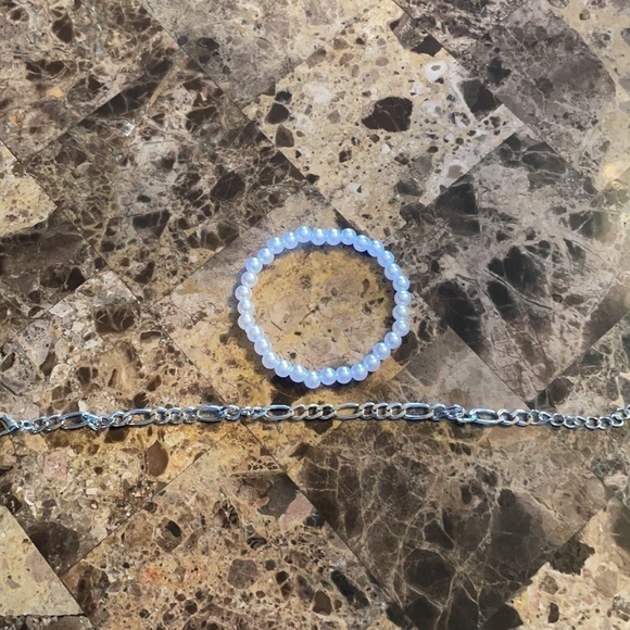 White Pearl And Silver Link Chain Bracelets - Picture 11 of 12